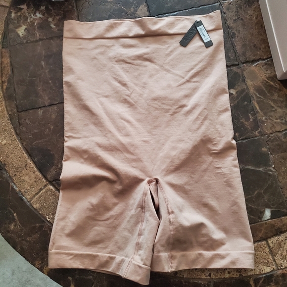 SKIMS SCULPTING SHORT MID THIGH W/ OPEN GUSSET CLAY TAN XL NWT - Picture 5 of 8